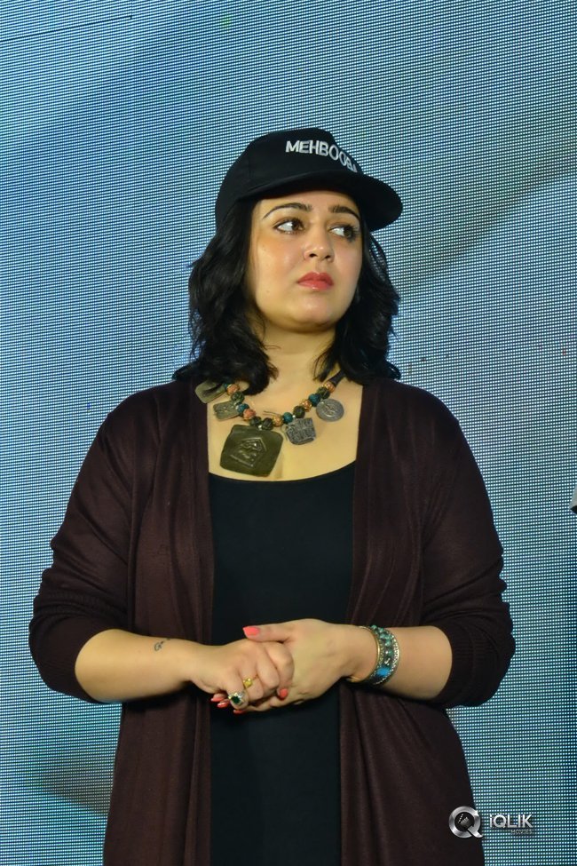 Charmy-Kaur-at-Mehbooba-Movie-Pressmeet